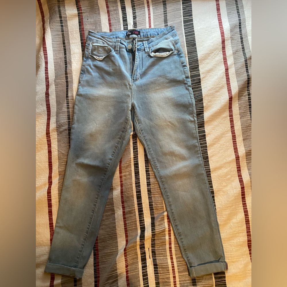 Barley worn YMI Ankle high rise  capris size 11